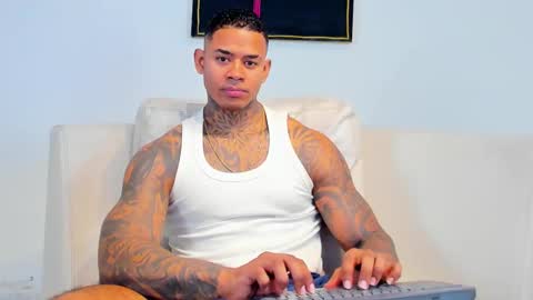 Snapshot of independent_project chatting on October 2025 06:43:01 AM Jacobo online show from October 2025 06:43:01 AM