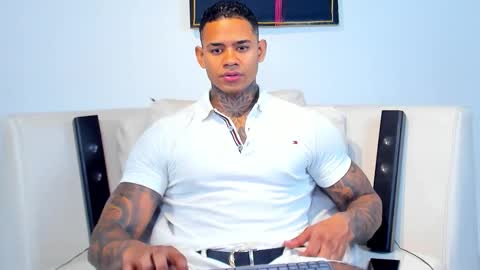 Snapshot of independent_project chatting on November 2025 01:08:01 AM Jacobo online show from November 2025 01:08:01 AM