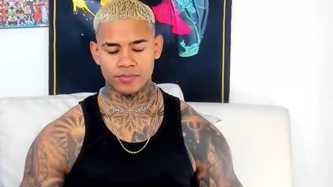 Snapshot of independent_project chatting on November 2025 07:04:02 PM Jacobo online show from November 2025 07:04:02 PM