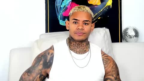 Snapshot of independent_project chatting on November 2025 07:45:01 AM Jacobo online show from November 2025 07:45:01 AM