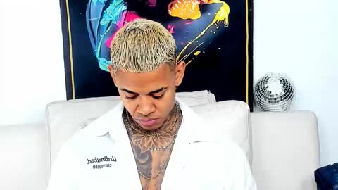 Snapshot of independent_project chatting on December 2025 08:41:02 AM Jacobo online show from December 2025 08:41:02 AM