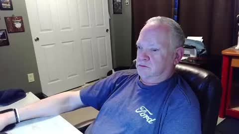 Papa online show from November 2025 12:11:01 PM