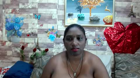 Snapshot of indianblue3 chatting on February 2025 07:40:02 AM tracy online show from February 2025 07:40:02 AM