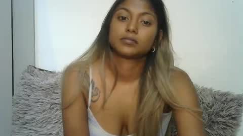 indianqtpie6 online show from April 2026 06:47:02 AM
