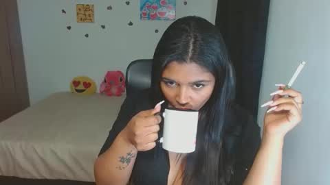 Aleja vallejo online show from October 2025 03:54:02 AM