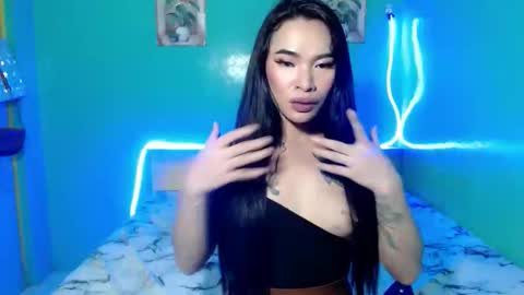 Snapshot of indra_mae chatting on April 2026 08:42:02 PM Mae online show from April 2026 08:42:02 PM