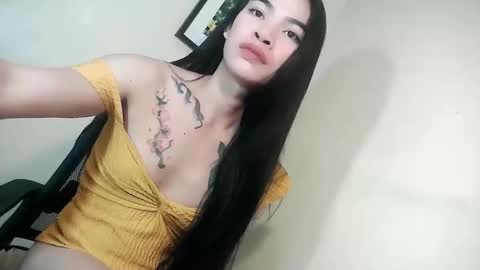 Snapshot of indra_mae chatting on May 2026 07:52:02 PM Mae online show from May 2026 07:52:02 PM