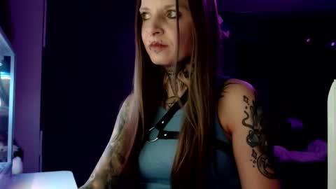 Snapshot of inesdesire chatting on January 2025 03:32:01 PM InesDesire online show from January 2025 03:32:01 PM