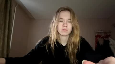 Sofia online show from April 2026 02:25:01 PM