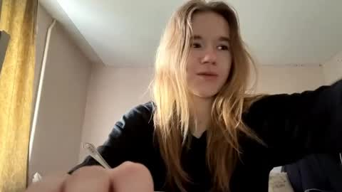 Sofia online show from May 2026 01:18:02 PM