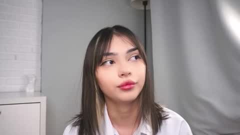 Molly online show from February 2026 06:58:01 PM