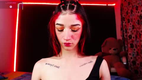 Ingrid Zese online show from November 2025 04:51:01 PM