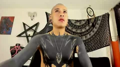 Dani  online show from November 2025 08:00:01 PM