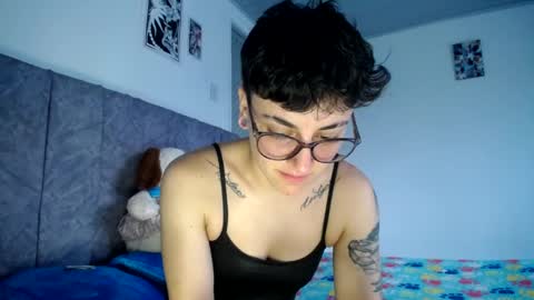 lyan onlyfans n linda online show from April 2026 09:56:02 PM