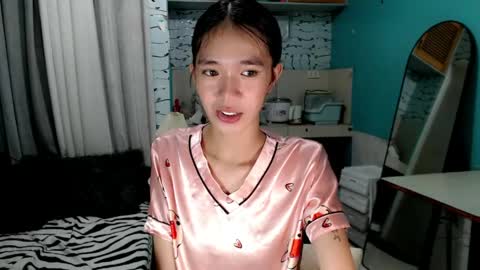 Snapshot of innocent_reign69 chatting on May 2026 07:39:02 AM Reign online show from May 2026 07:39:02 AM
