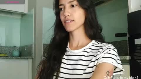 Laroa online show from March 2026 08:12:01 PM