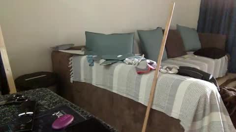 innocentlooker online show from December 2024 10:29:02 AM