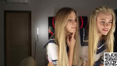 Snapshot of inspiration_in_frame chatting on October 2025 05:24:02 PM Sully and Kate online show from October 2025 05:24:02 PM