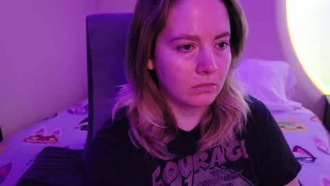 Faye online show from December 2025 08:19:02 AM