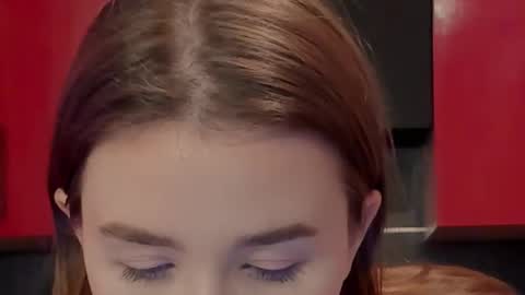 Snapshot of internetsexplorer chatting on March 2025 03:40:02 PM Bernadette Join online show from March 2025 03:40:02 PM