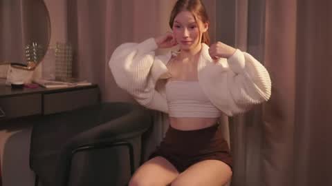 Avie online show from April 2026 06:38:01 PM