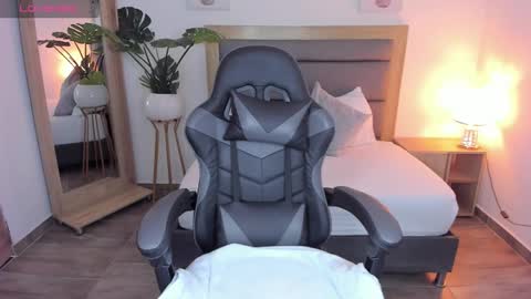 Irantzu online show from January 2025 12:24:01 PM