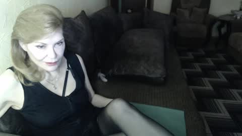 irenalegs online show from April 2026 04:08:02 AM