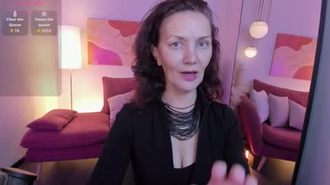 Irene online show from October 2025 05:38:02 AM