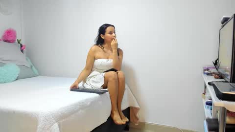 Snapshot of iris_evans__ chatting on November 2025 10:52:02 PM iris online show from November 2025 10:52:02 PM