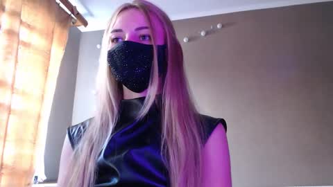 Lily online show from September 2025 11:23:02 AM