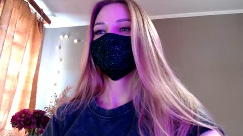 Lily online show from May 2026 02:33:01 PM