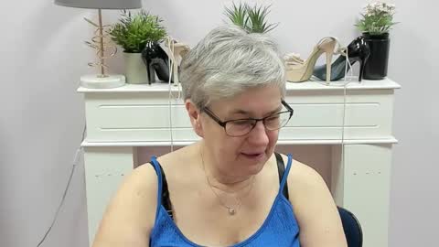 I R I S online show from December 2025 07:25:02 AM