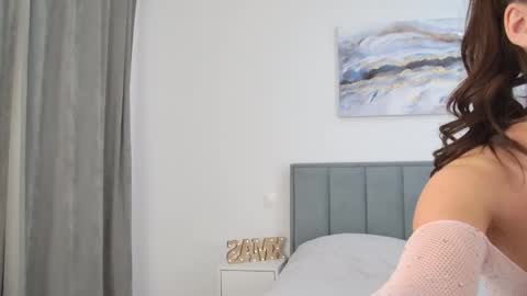 Iris online show from December 2025 05:32:01 PM