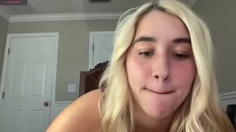 Snapshot of irispink1 chatting on November 2025 08:30:02 PM Irispink1 online show from November 2025 08:30:02 PM