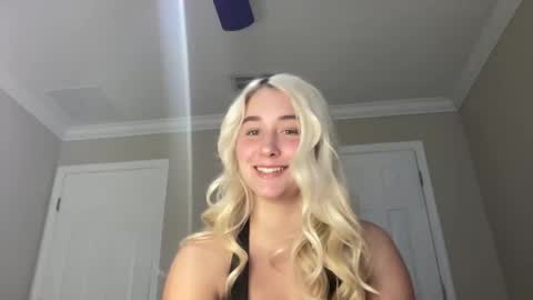 Snapshot of irispink1 chatting on December 2025 09:11:01 PM Irispink1 online show from December 2025 09:11:01 PM