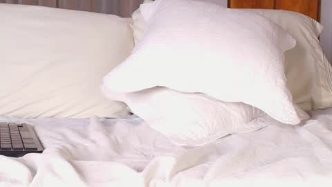 Isa online show from October 2025 12:22:02 AM