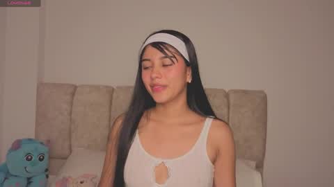 Snapshot of isa_dolly chatting on May 2026 11:21:02 PM Isa Dolly online show from May 2026 11:21:02 PM