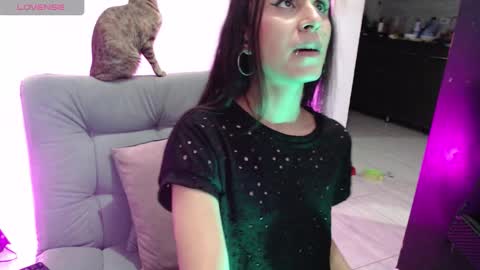 Isabella Hall online show from February 2026 02:40:02 AM