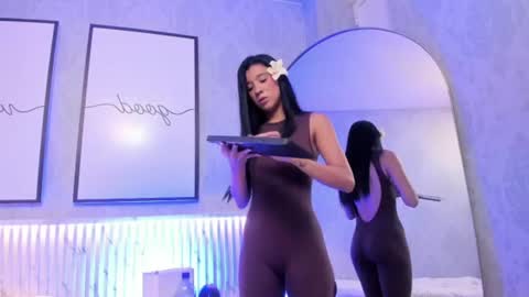 Snapshot of isa_little4u chatting on June 2026 10:17:02 AM online show from June 2026 10:17:02 AM