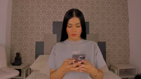 Isa  online show from October 2025 01:12:02 PM