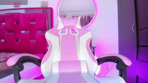 isa_lovestory online show from April 2026 02:51:02 AM