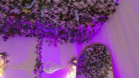 Isabella        online show from March 2026 10:17:02 PM