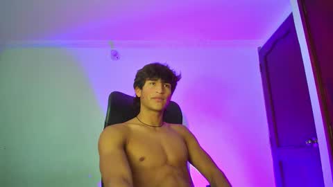 Snapshot of isaac__efx chatting on September 2025 10:33:01 PM isaac online show from September 2025 10:33:01 PM