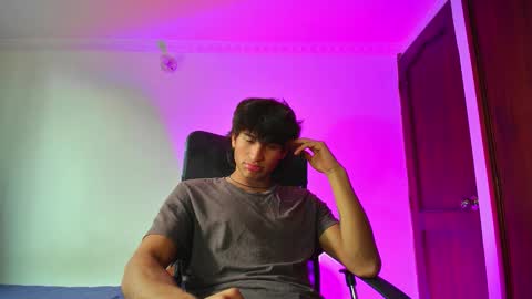 Snapshot of isaac__efx chatting on September 2025 06:43:02 PM isaac online show from September 2025 06:43:02 PM