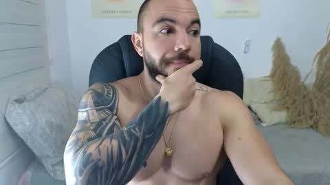 Isaac carter online show from December 2025 11:08:01 AM