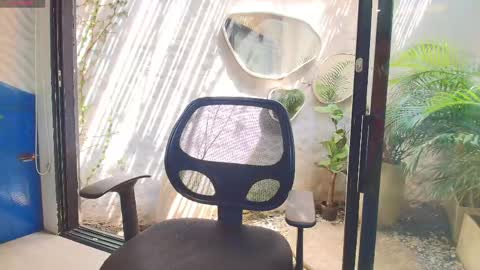 isaac_grimm online show from April 2026 06:53:02 PM