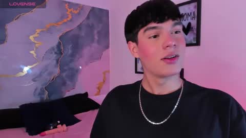 Isaac Kurtt online show from December 2025 08:04:02 PM