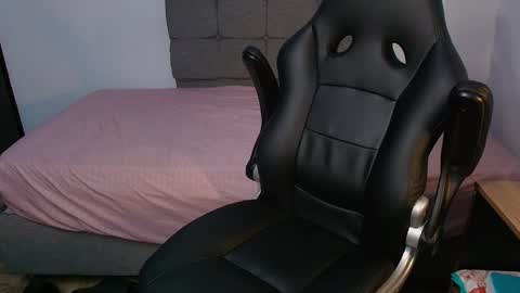 muscle isaac online show from May 2026 01:58:02 AM