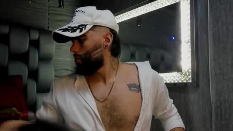 Snapshot of isaac_vercetis chatting on December 2025 12:15:02 AM Isaac FVercettis online show from December 2025 12:15:02 AM