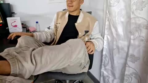 Isaac online show from October 2025 02:45:01 AM